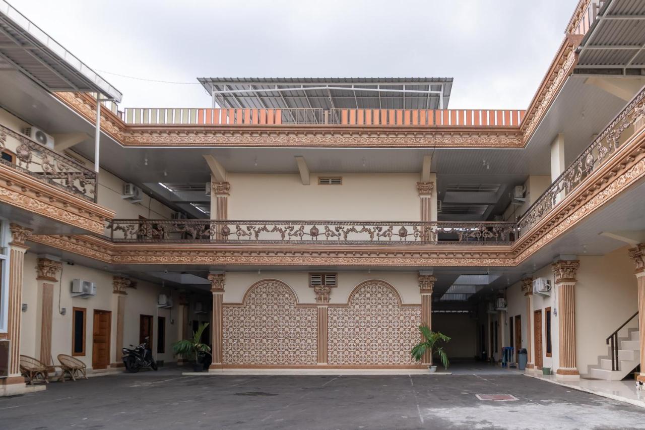 Urbanview Hotel Salsabilah Palembang By Reddoorz Palimbão Exterior foto